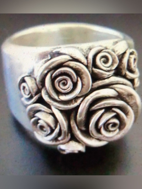 Jewelry - RING "SWEET AS A ROSE" vintage/antique like